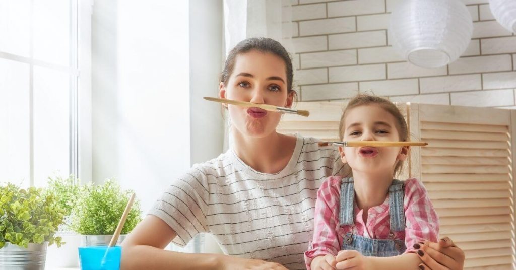 how to choose a domain name for your mom blog